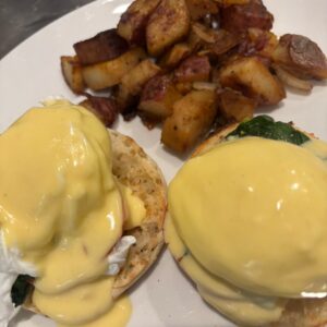 Eggs Florentine with Homefries